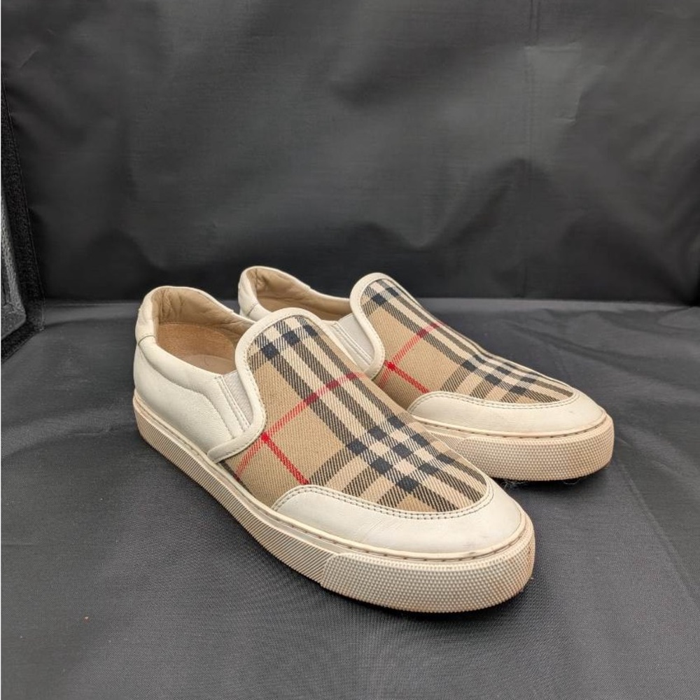 Burberry Beige Checkered women’s Slip-On Shoes